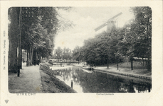 2109 Gezicht op de Stadsbuitengracht te Utrecht vanaf de Catharijnesingel; rechts het Paardenveld en op de achtergrond ...